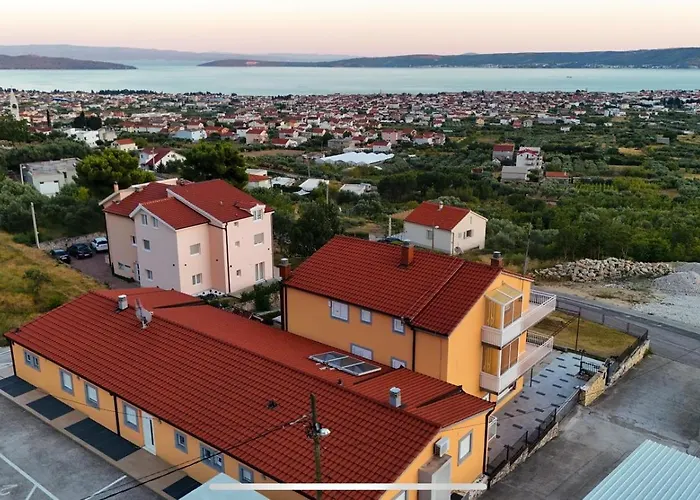 Apartments And Rooms Niki 2