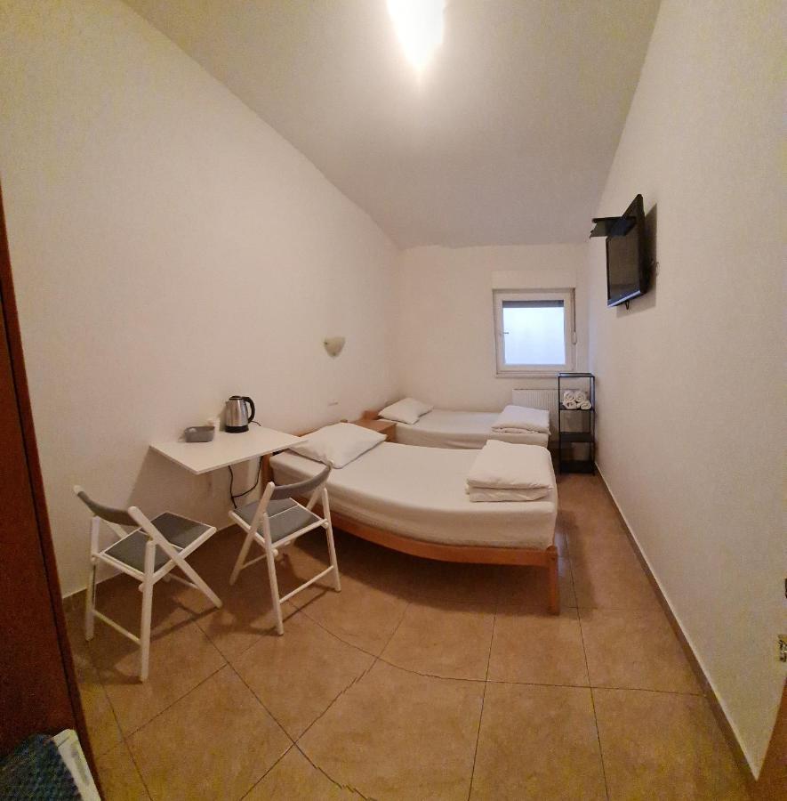Apartments And Rooms Niki 2 Kastela