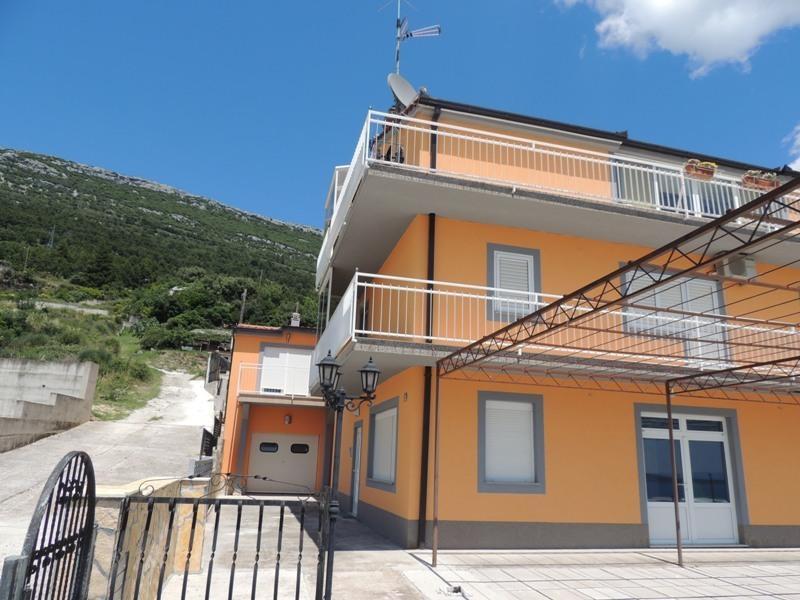 Apartment Apartments And Rooms Niki 2 Kastela