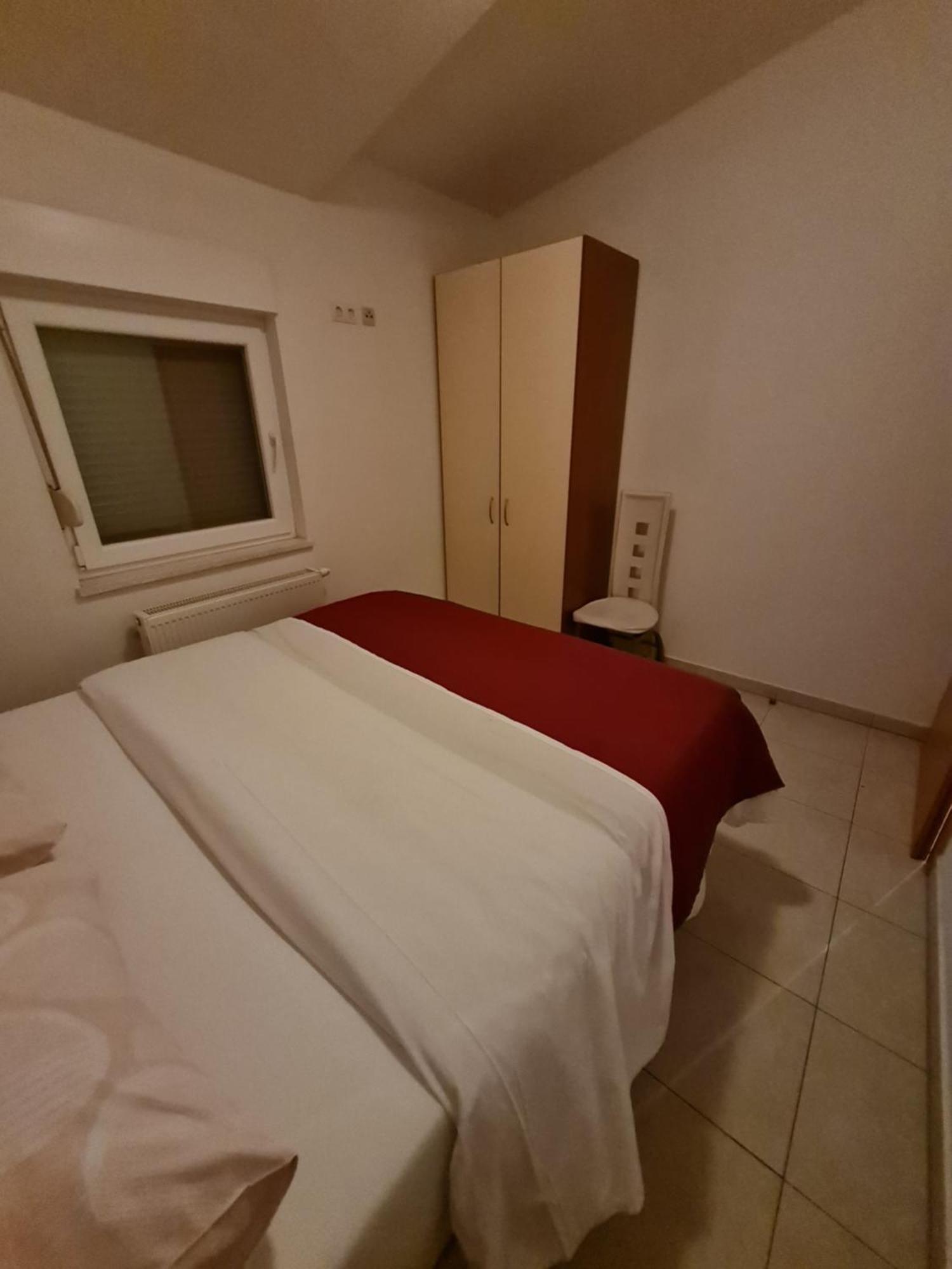 Apartments And Rooms Niki 2 Kastela